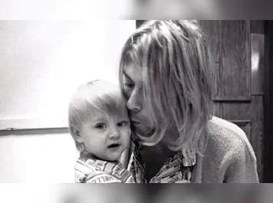 Imagem ilustrativa da imagem Filha de Kurt Cobain presta homenagem ao pai, morto há 30 anos