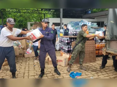 Alunos soldados atuam na limpeza de Mimoso do Sul-ES