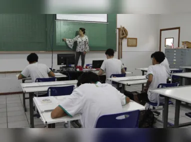 Prouni oferta bolsas de estudo integrais e parciais em cursos de graduação