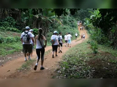 Valdirene toda produzida como miss Laranja da Terra: agricultora e modelo tem 1,70 metro de altura e 62 quilos