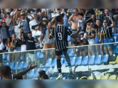 Primeiro jogo, no último domingo, terminou com vitória do time capa-preta