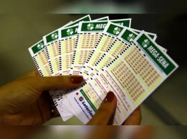 O jogo simples, com seis números marcados, custa R$ 5.