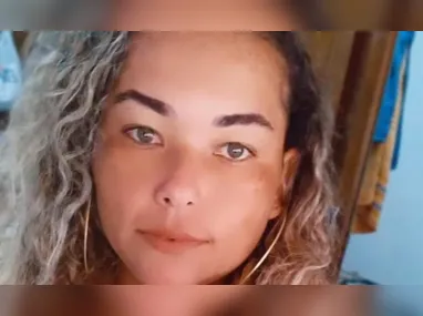 Imagem ilustrativa da imagem Mulher morre após ficar com vestido preso em corrente de moto no Piauí