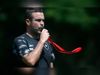 Imagem ilustrativa da imagem Na estreia de Artur Jorge no Engenhão, Botafogo supera vence a 1ª no Brasileirão