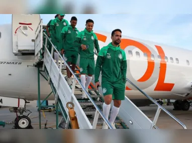 Borré chuta para defesa do goleiro do Belgrano