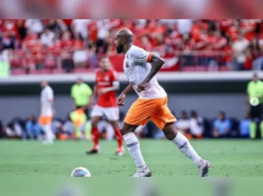 Dorival Júnior usou vídeos de seus trabalhos no Flamengo e São Paulo como "lição de casa" para os convocados