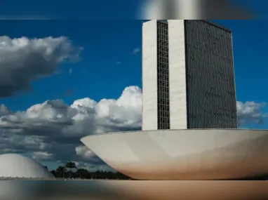 Imagem ilustrativa da imagem Projeto de lei que altera novo ensino médio quer validar trabalho como aula