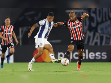 Imagem ilustrativa da imagem São Paulo sofre com lesões e perde primeiro jogo da Libertadores diante do Talleres