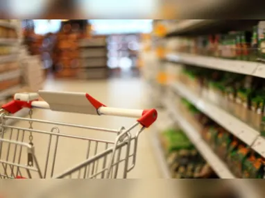Imagem ilustrativa da imagem Shoppings e supermercados abrem em horário especial nesta Sexta-Feira da Paixão