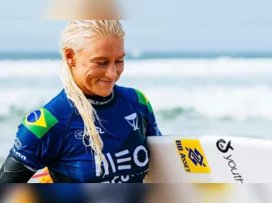 Imagem ilustrativa da imagem Surfista Tatiana Weston-Webb tem permanência no CT 2024 confirmada na Austrália