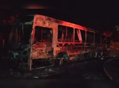 Imagem ilustrativa da imagem Três suspeitos de incendiar ônibus em Colatina são presos