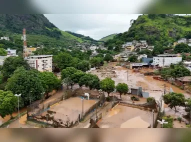 Imagem ilustrativa da imagem VÍDEO | Imagens aéreas mostram destruição causada pela chuva em cidade do Sul do ES
