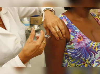 Imagem ilustrativa da imagem Vacina contra gripe começa a ser distribuída aos estados