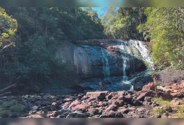 Em menos de meia hora, dá para ir da praia à montanha, onde a cachoeira de Buenos Aires é um dos atrativos