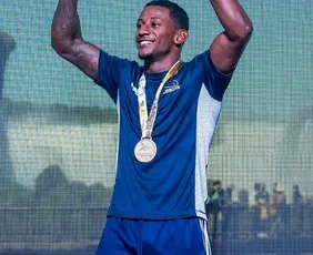 Imagem ilustrativa da imagem Yuri Falcão, boxeador capixaba: “Essa medalha só me deu mais vontade de vencer”