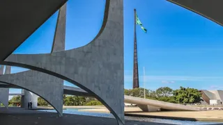 Imagem ilustrativa da imagem Governo aponta falta de verba para cumprir pisos de saúde e educação já em 2027