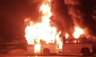 Imagem ilustrativa da imagem Após incêndio criminoso em ônibus, 3 linhas mudam rota em Jaboatão