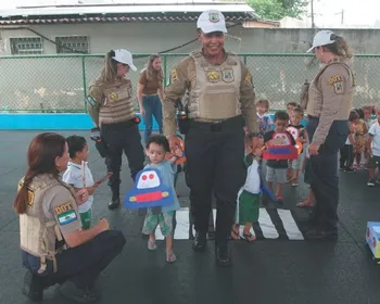 Imagem ilustrativa da imagem Aula de trânsito para crianças em escolas da Serra