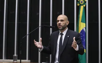 Imagem ilustrativa da imagem Carro de deputado federal é alvejado no Rio de Janeiro