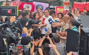 Imagem ilustrativa da imagem Glauber Braga encerra greve de fome após acordo com Hugo Motta