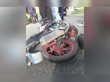 Imagem ilustrativa da imagem Motociclista morre em acidente com caminhão na Rodovia do Contorno