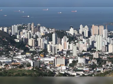 Local foi interditado e material foi apreendido