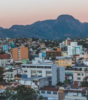 Vista geral de Cachoeiro de Itapemirim: atualmente, 444 unidades habitacionais estão em fase de obras.