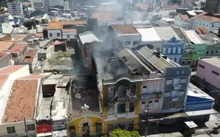 Imagem ilustrativa da imagem Após incêndio da sexta-feira, 18 imóveis são interditados por medida de segurança