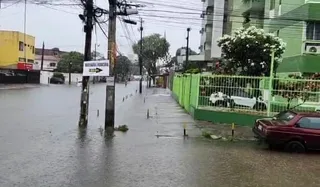 Imagem ilustrativa da imagem Em nível máximo de alerta, RMR e Zona da Mata voltam a ser castigadas pelas chuvas