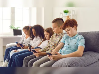 Imagem ilustrativa da imagem Cientistas querem reconhecer vício em redes sociais como transtorno em adolescentes