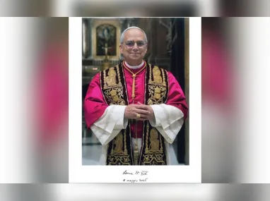 Imagem ilustrativa da imagem Divulgada foto oficial e assinatura do Papa Leão 14
