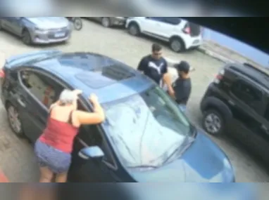 Brenda Luz da Silva tinha 30 anos e foi morta a facadas na frente da filha