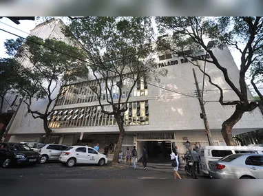 Suspeita desferiu diversos golpes de canivete contra a vítima
