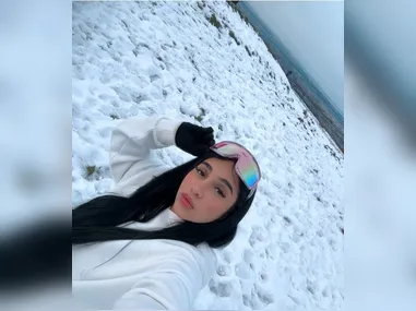 Imagem ilustrativa da imagem Influencer brasileira e o namorado são presos com R$ 38 mil em drogas na Irlanda