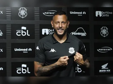 Problemas no Lyon podem facilitar chegada de Almada ao Botafogo para o Mundial