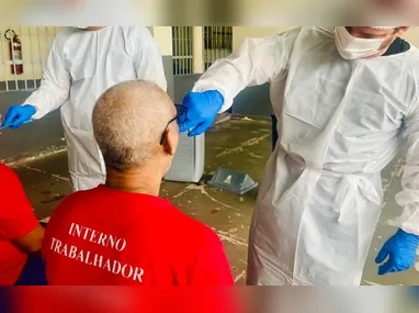 Imagem ilustrativa da imagem Polícia vai criar perfil genético de mil presos por crimes graves no ES