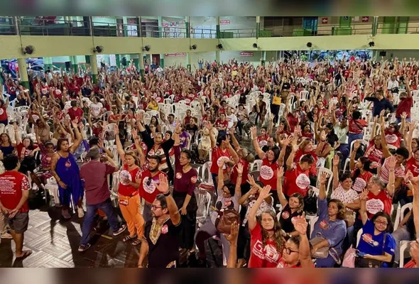 Imagem ilustrativa da imagem Professores do Recife fazem nova assembleia nesta quinta para avaliar negociação