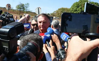 Imagem ilustrativa da imagem Agentes da PF usaram câmeras corporais para filmar buscas na casa de Bolsonaro