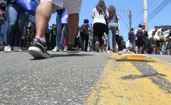 Imagem ilustrativa da imagem Golpistas enganam 35 mil estudantes