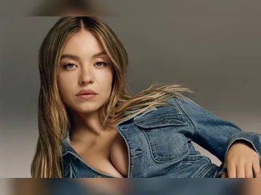 Imagem ilustrativa da imagem Campanha com trocadilho gera repercussão negativa para Sydney Sweeney
