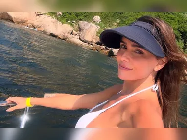 Imagem ilustrativa da imagem Deborah Secco diz que só há dois anos passou a se sentir bonita: 'vergonha'