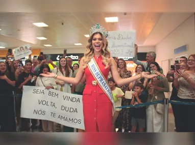 Imagem ilustrativa da imagem Eleita a mais bonita do mundo, capixaba dá recado para meninas que se acham feias