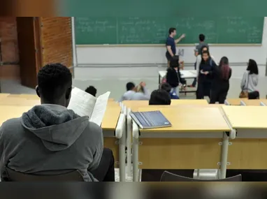 Alunos como Nathalia Zunti e Gabriel Rangel preparam-se para as provas do Ifes