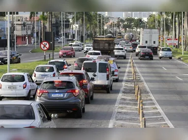 Imagem ilustrativa da imagem Governo Federal quer obrigar operadoras a ampliarem sinal de celular nas rodovias
