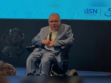 O cantor Bruno Marchioro, da dupla sertaneja Bruno Henrique e Guilherme, colidiu com uma vaca que estava na estrada