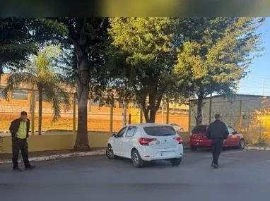 Imagem ilustrativa da imagem Mulher vai dirigindo até unidade do Detran no DF para tirar CNH e é multada