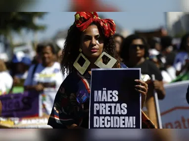 Imagem ilustrativa da imagem Mulheres negras reivindicam justiça e bem-viver em marcha no Rio