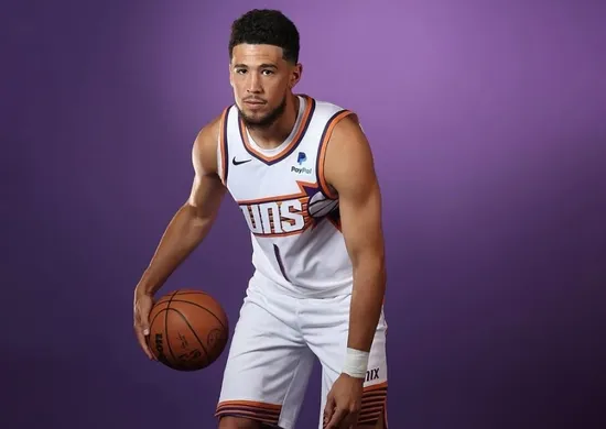 Imagem ilustrativa da imagem Devin Booker renova com os Suns e terá maior salário da história da NBA