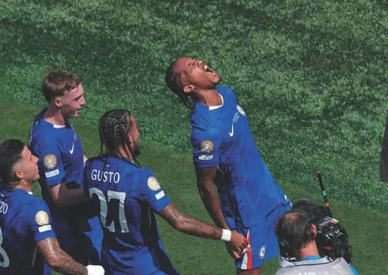Imagem ilustrativa da imagem O mundo é azul: veja fotos da final da Copa do Mundo de Clubes