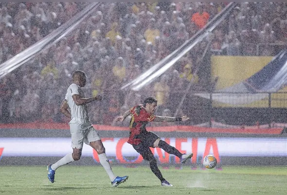 Debaixo de muita chuva, o Sport foi desclassificado dentro de uma Ilha do Retiro lotada